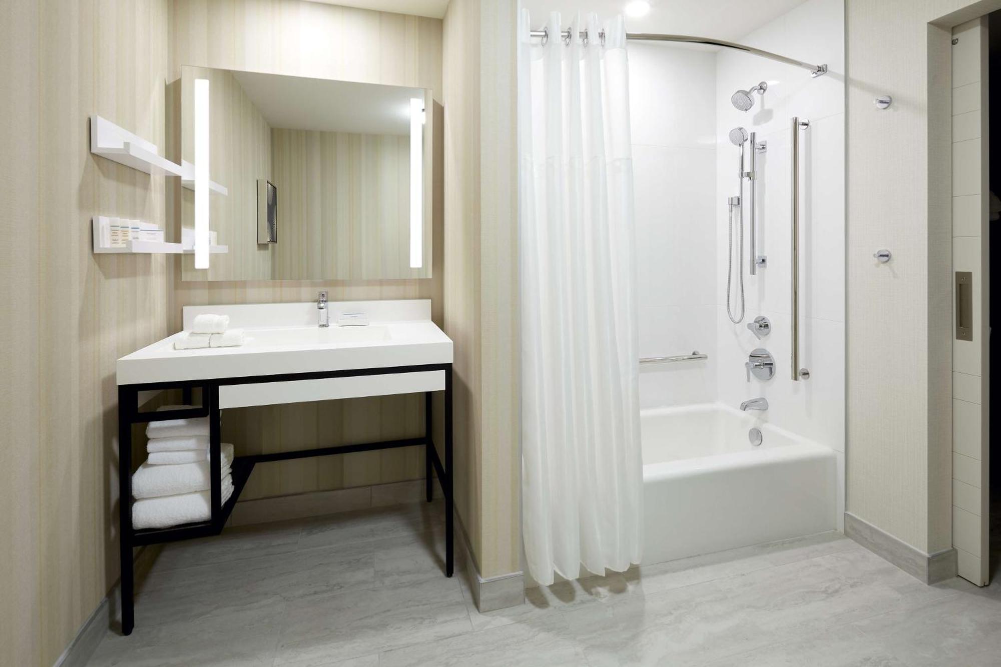 Homewood Suites By Hilton Montreal Midtown Extérieur photo